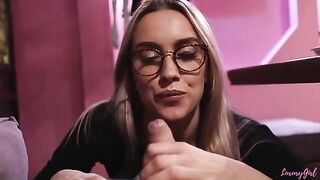 Blonde gave a blowjob to her boyfriend in the restaurant