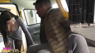 A hot encounter in the Female Fake Taxi with a stunning Czech babe