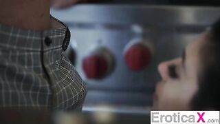 The couple has a hot sex in the kitchen, very steamy!