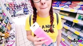 Babe sucks the dick of her neighbor for 40 euros