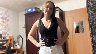 The tattooed girl got her tight pussy licked and fingers by a stranger for pizza