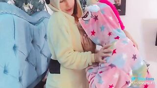 A trio with a pregnant woman of 6 months, who loves to eat huge cocks