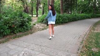 A quick blowjob in the park with a hot brunette, cum in mouth