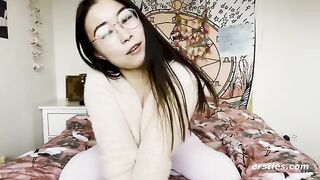 A small-breasted Chinese girl was very happy to make a homemade porn video