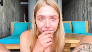 A girl is cheating on her husband at a psychotherapy session