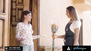 The flower shop owner gets horny for her crush’s pussy