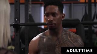 Muscle guy stuffed holes of stunning ebony beauty Zaawaadi in hardcore action