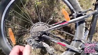 A girl got fucked outdoors by a complete stranger