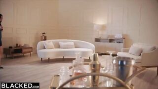 Petite camwhore Xxlayna fucks with a black hung in HD quality