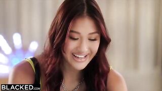 Gorgeous streamer Mina is addicted to her BF’s BBC, a thrilling find