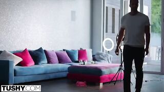 An influencer with a passion for anal meets a cameraman and convinces him to shoot her