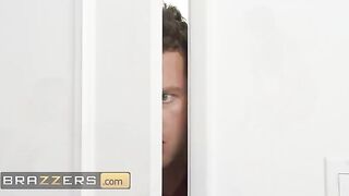 Coco Lovelock squirts for her stepbrother Van Wylde after eating Macy Meadows’ pussy in a steamy Brazzers scene