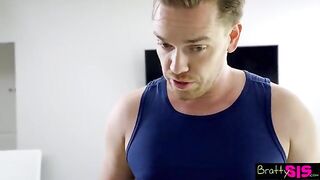 Petite Jessie Saint workout with her lucky stepbrother