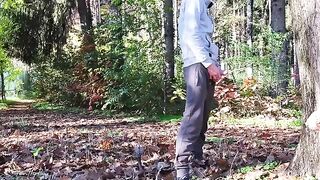 I was jogging in the park and a kinky MILF made me cum hard