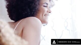 Hot FFM threesome with Scarlit Scandal and Alina Ali, ending in cum swap