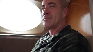 A man fucks his girlfriend in a plane, a real mile high experience