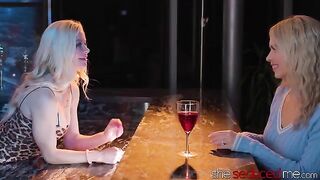 The bartender, a stunning blonde MILF, seduces the teenage server Jill