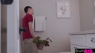 Who would have thought that stepbrother sex could be so hot? Samantha Lexi says stepbro
