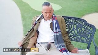 Ebony Mistique gets so horny seeing Chong's huge cock in the park