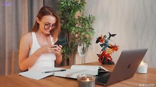Squirt and learn Spanish with a hot solo girl