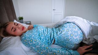 A man was woken up by a whore step mom in the morning