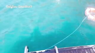 Fucking on a public boat, hot and exclusive action!