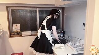 When a friend is still an entertainer, it’s like a homemade show