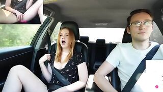 A man surprised his girlfriend with a present while driving the car