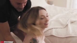 The babysitter, in the form of a naughty cookie, seduced the father