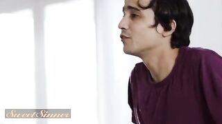 Anna Claire Clouds receives a warm welcome at her boyfriend's house by his dad