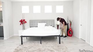 A mature woman Jordan Maxx fucks a young mover