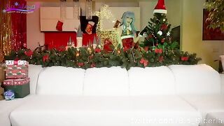 Sia Siberia cosplays, offering a thrilling Christmas treat with her sweet pussy