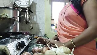 Two guys fucked their friend’s wife in a steamy Mumbai threesome