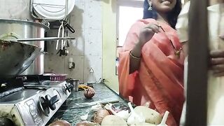 Two guys fucked their friend’s wife in a steamy Mumbai threesome