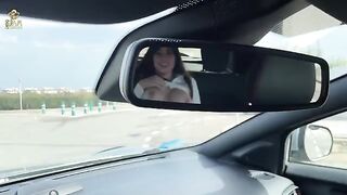 A guy fucks a girl in his taxi and then leaves her in the middle of nowhere