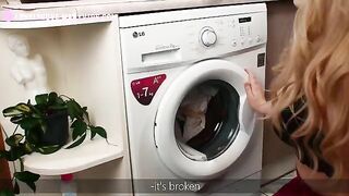 A big ass wife got stuck, but her husband rewarded her with anal creampie and cumshot