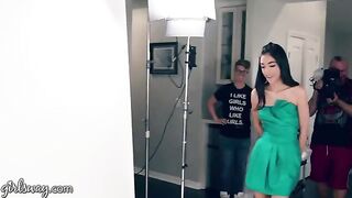 Two 18-year-old prom queens know exactly how to please each other