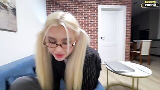 A student girl agreed to be fucked in exchange for something exclusive