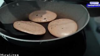 A young girl loves to eat pancakes and fuck hard in the morning