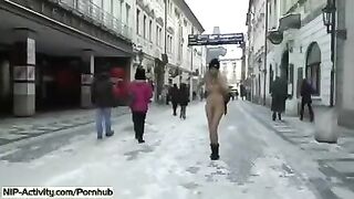 Student is showing her boobs and ass on the city streets in this video