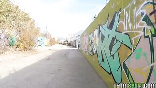 A passer-by was fucked on the city streets