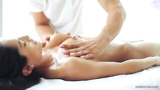 Guy seduced the masseuse and gently fucked her