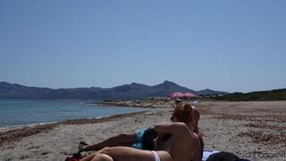 Blowjob on the beach with a total stranger in HD