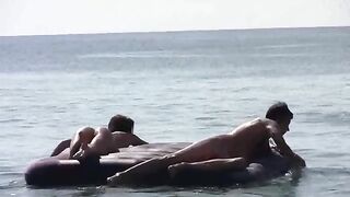 A young couple got naked on the beach and fucked