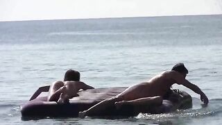 A young couple got naked on the beach and fucked