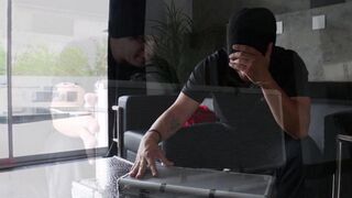 The police caught a thief and fucked her