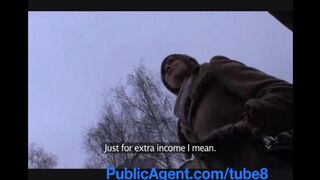 A poor street girl agreed to take money for her mouth