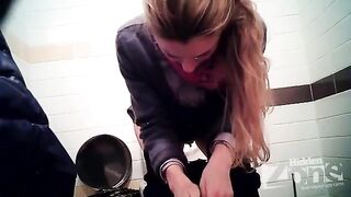 Camera hidden in the toilet of the shop, unexpected intimate moment