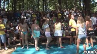 Two young people are fucking fun in the forest