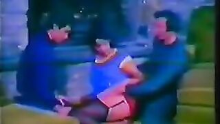Vintage Italian porn with a threesome scene - Eporn